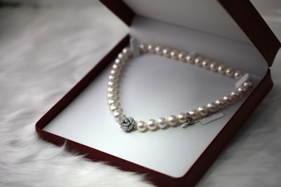 Royal Jewels & Timepieces logo